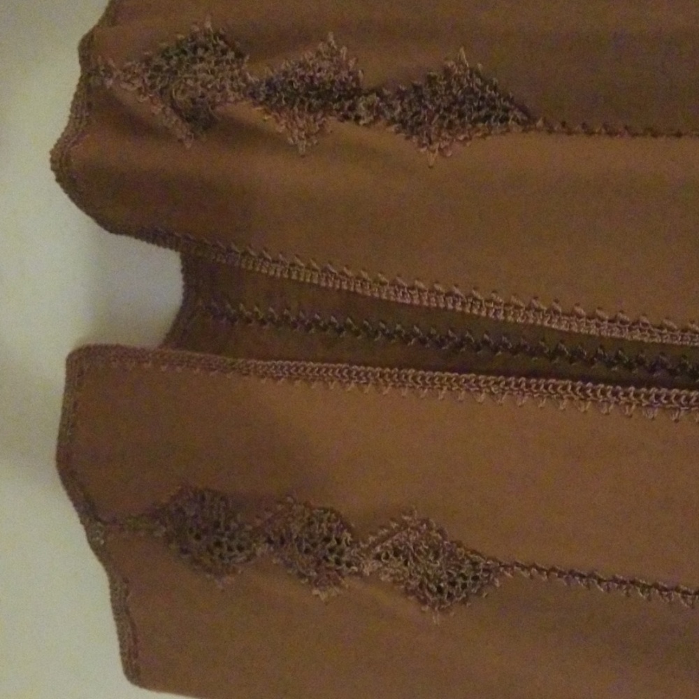 Vest - Picture 5 of 8